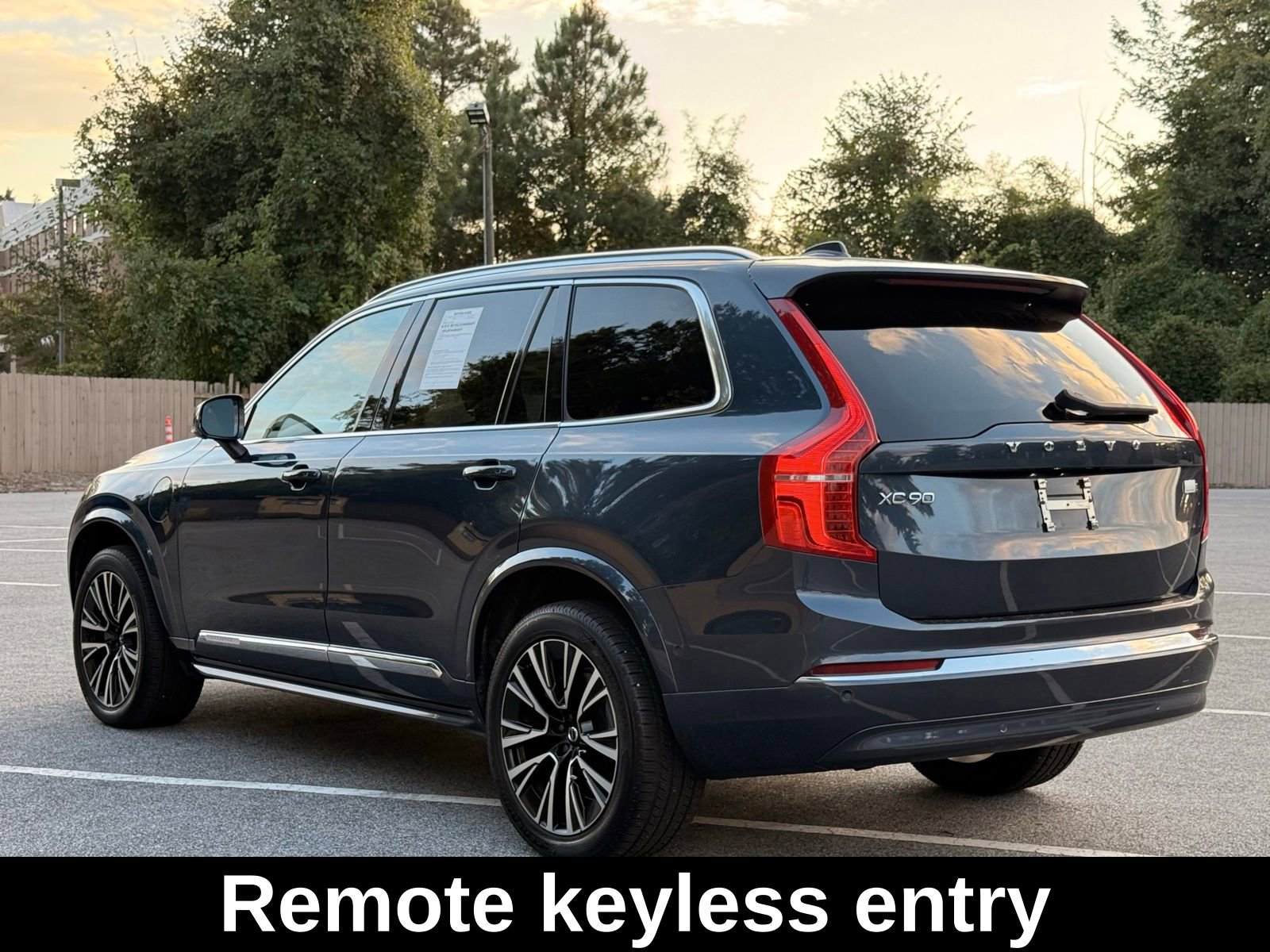 Used 2023 Volvo XC90 T8 Plus image 8