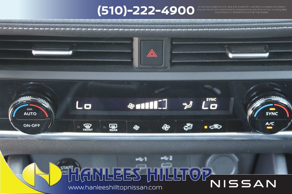 Used 2025 Nissan Rogue SV FWD image 25