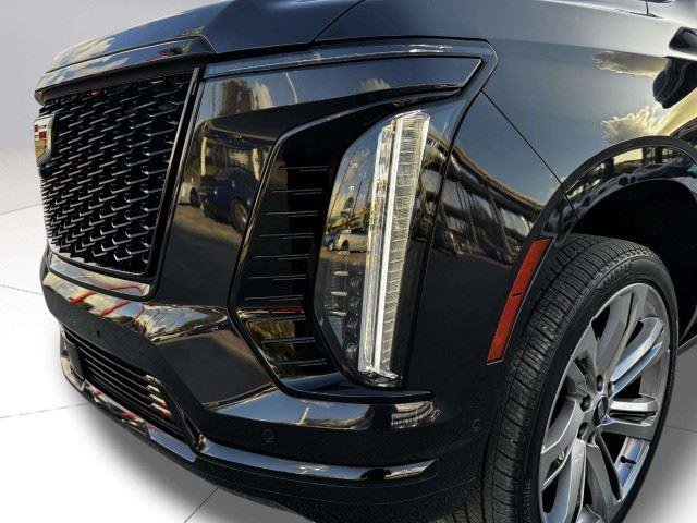 Used 2025 Cadillac Escalade ESV Sport w/ Touring Package AWD/4WD image 11