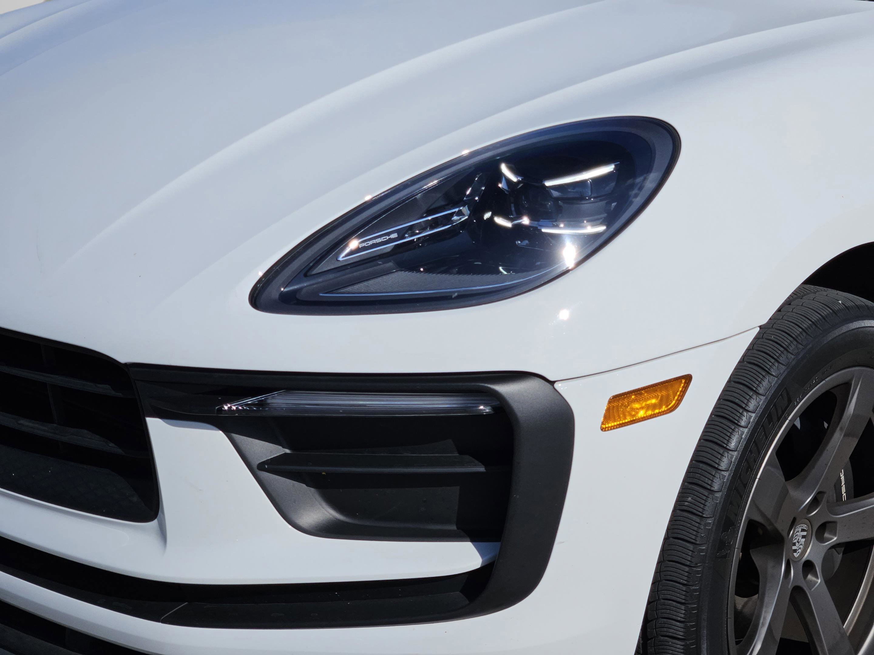 Certified 2023 Porsche Macan Turbo image 12