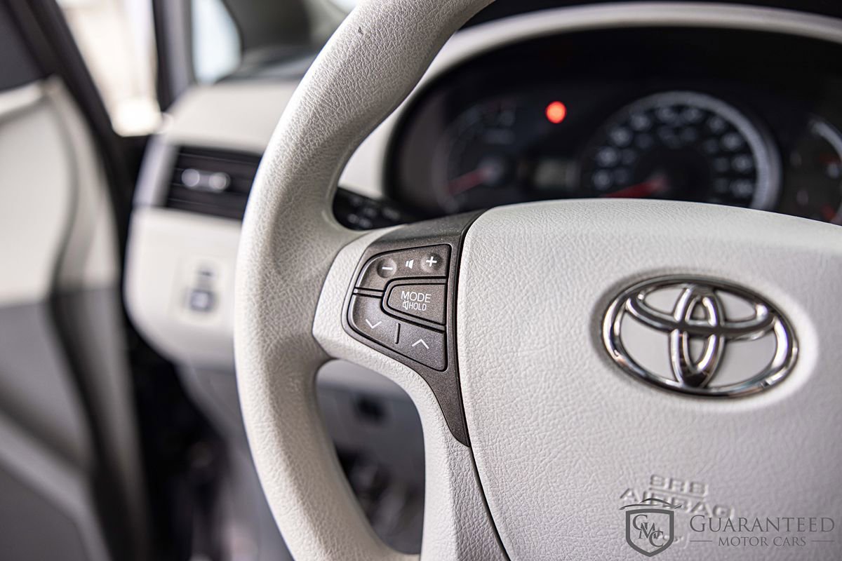 Used 2012 Toyota Sienna LE FWD image 23