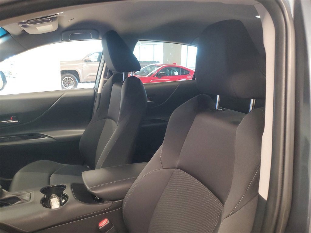 Used 2023 Toyota Venza LE image 17