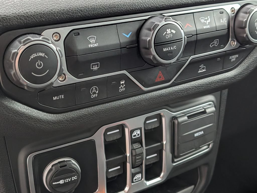 Used 2025 Jeep Gladiator Sport AWD/4WD image 23