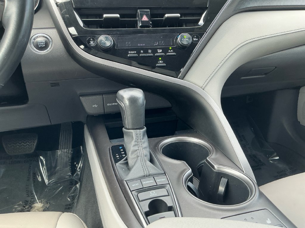 Used 2023 Toyota Camry XSE FWD image 12