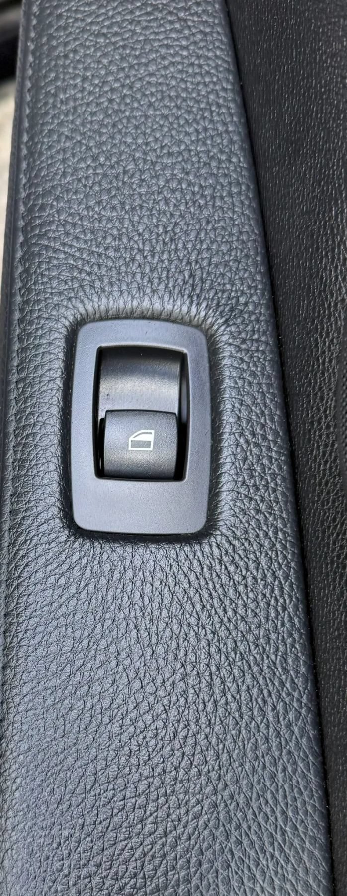 Used 2013 BMW 328i Convertible RWD image 38