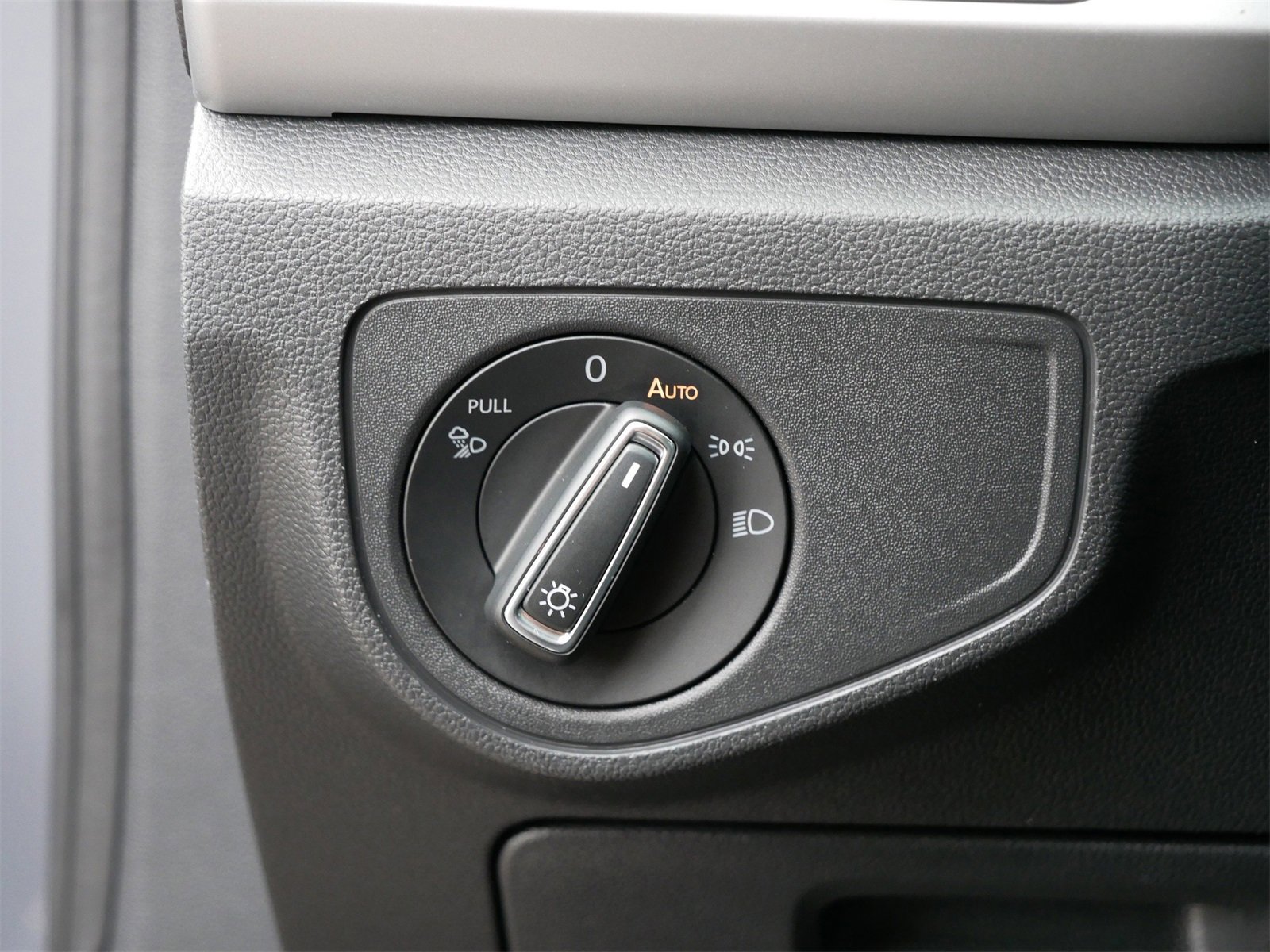 Used 2021 Volkswagen Atlas Cross Sport SE w/ Panoramic Sunroof Package image 14