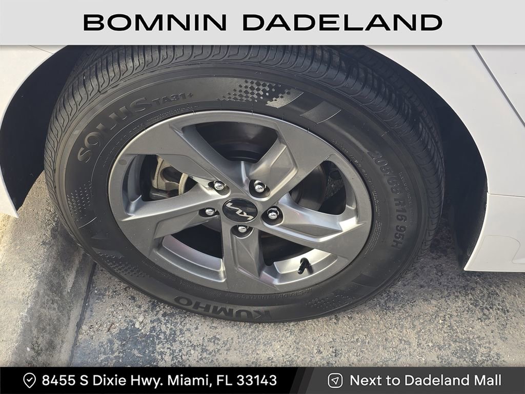 Used 2023 Kia K5 LXS image 8