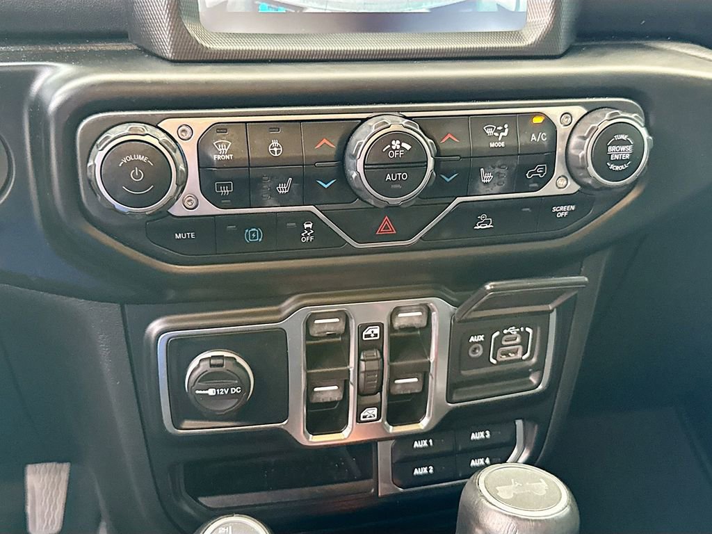 Used 2022 Jeep Wrangler Unlimited Sahara w/ Cold Weather Group image 17