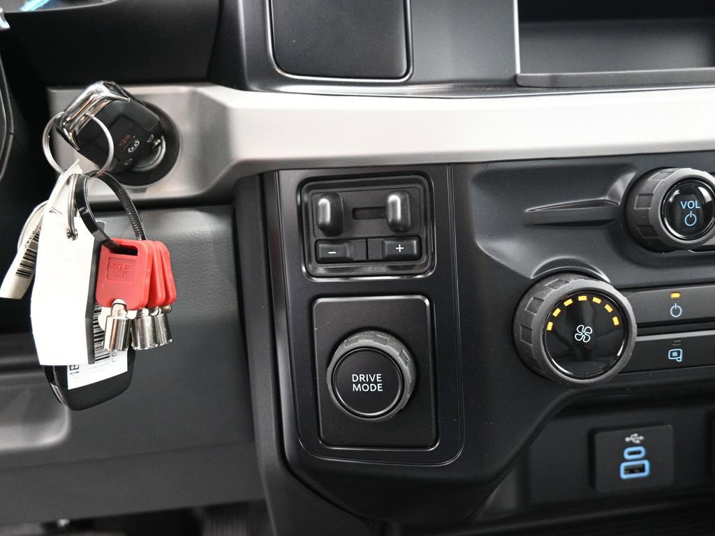 New 2025 Ford F450 XL w/ XL Chrome Package image 15