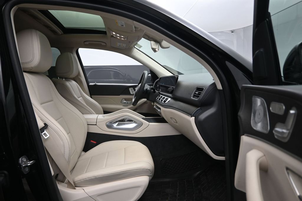 Used 2020 Mercedes-Benz GLE 350 4MATIC w/ Premium Package image 27