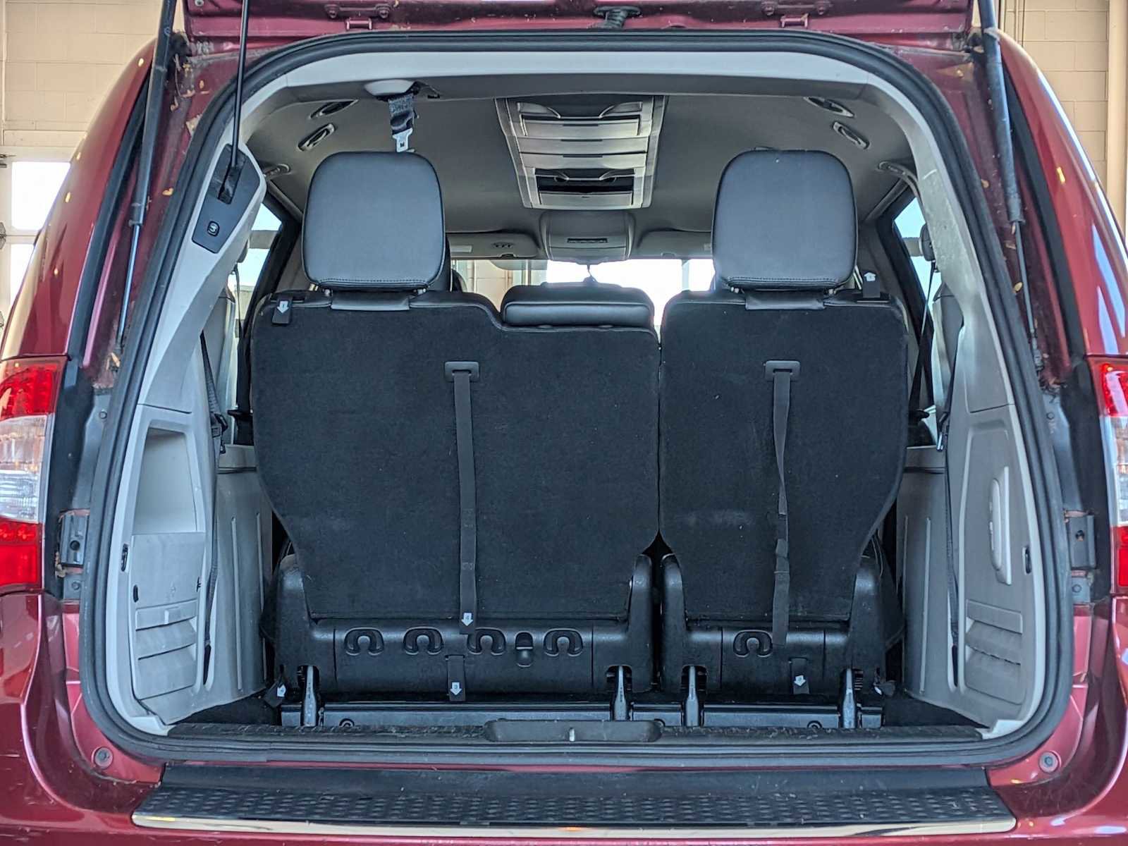 Used 2012 Chrysler Town & Country Touring w/ Entertainment Group #1 image 27