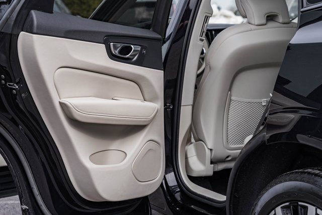 Used 2023 Volvo XC60 B5 Plus w/ Climate Package image 37
