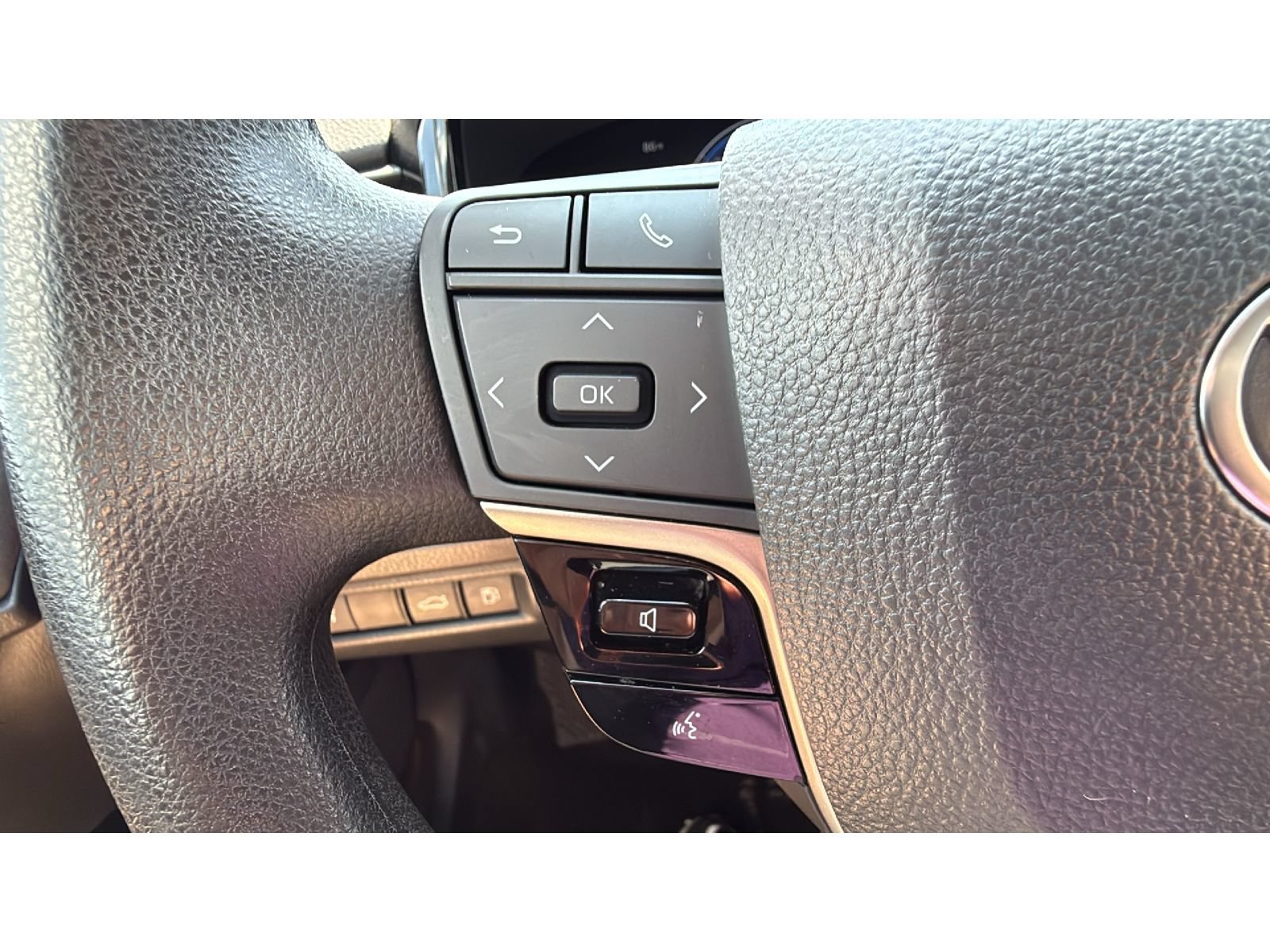Certified 2025 Toyota Camry LE FWD image 29