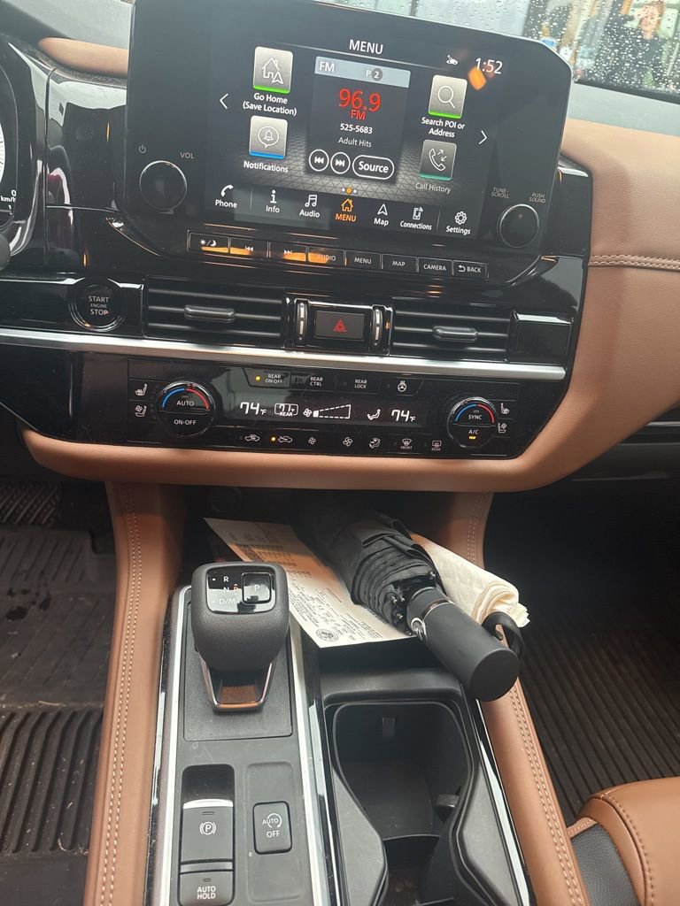 Used 2025 Nissan Pathfinder Platinum AWD/4WD image 5