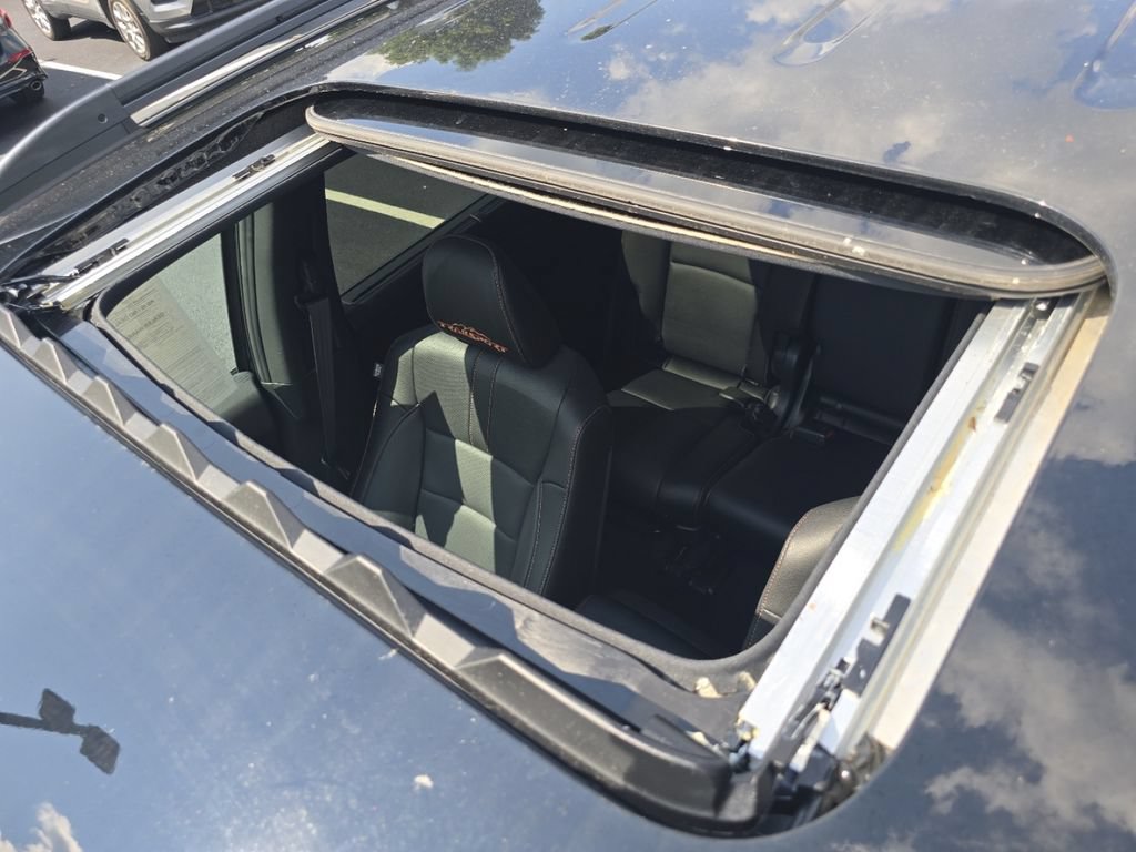 Certified 2025 Honda Passport TrailSport image 3