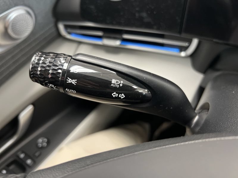 New 2026 Hyundai Elantra Limited FWD image 21