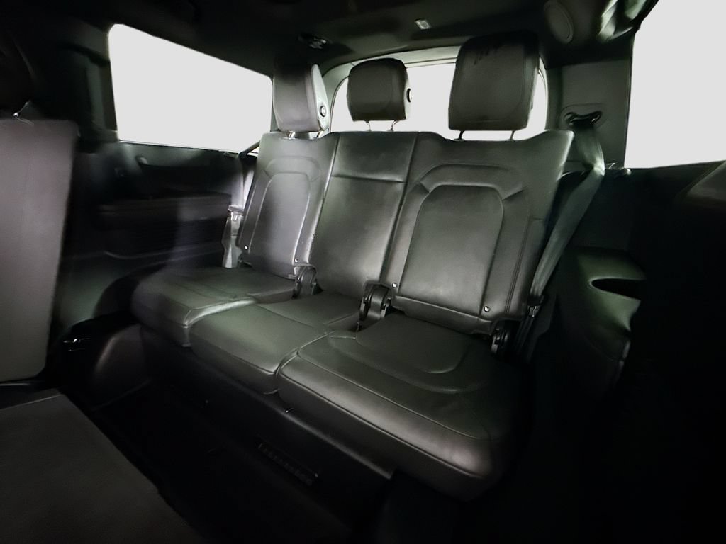 Certified 2023 Land Rover Defender 130 X-Dynamic SE AWD/4WD image 23