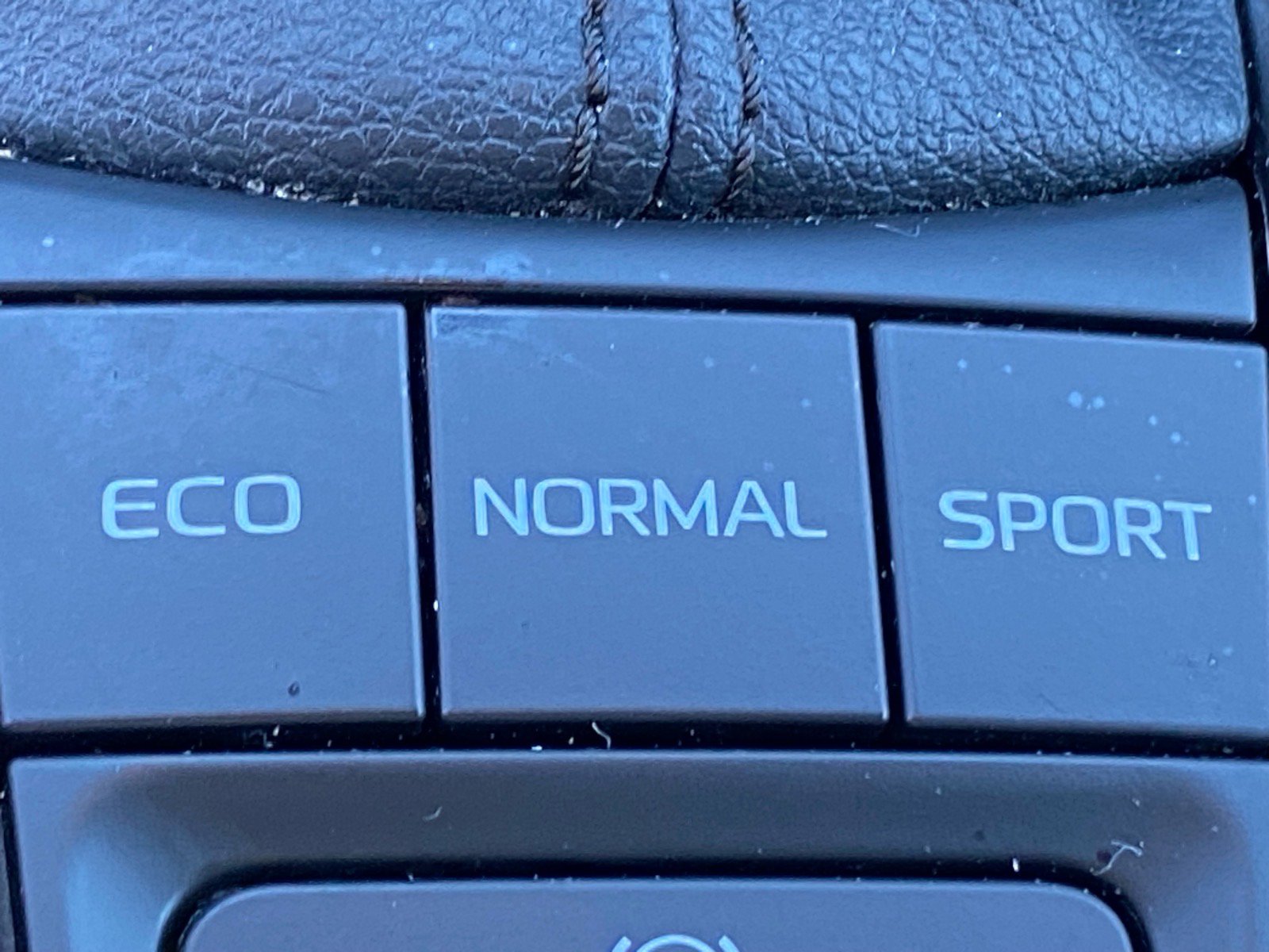 Used 2022 Toyota Camry XSE image 19