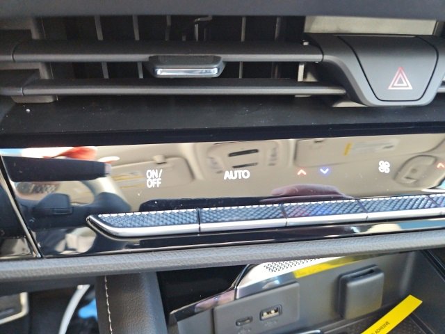 New 2025 Buick Envision Sport Touring image 32