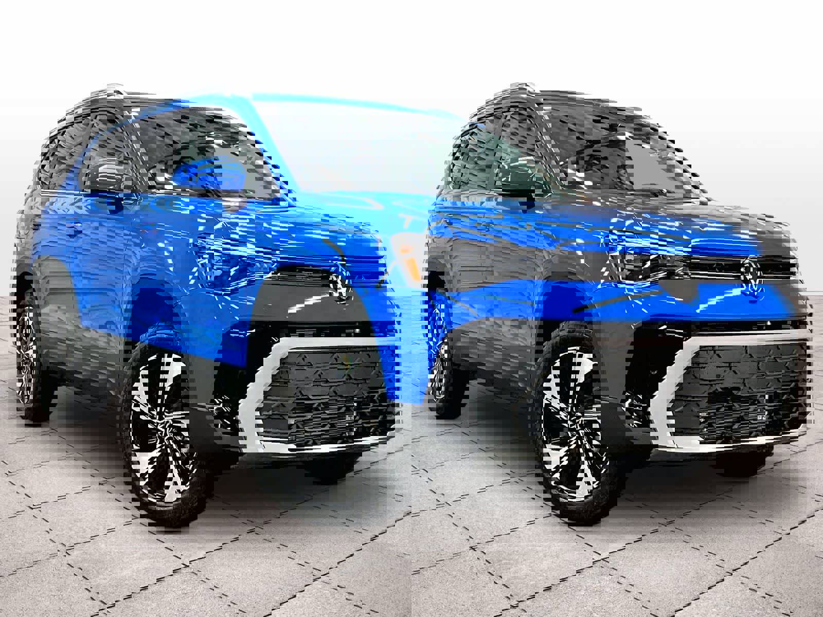 New 2026 Volkswagen Taos SE image 2