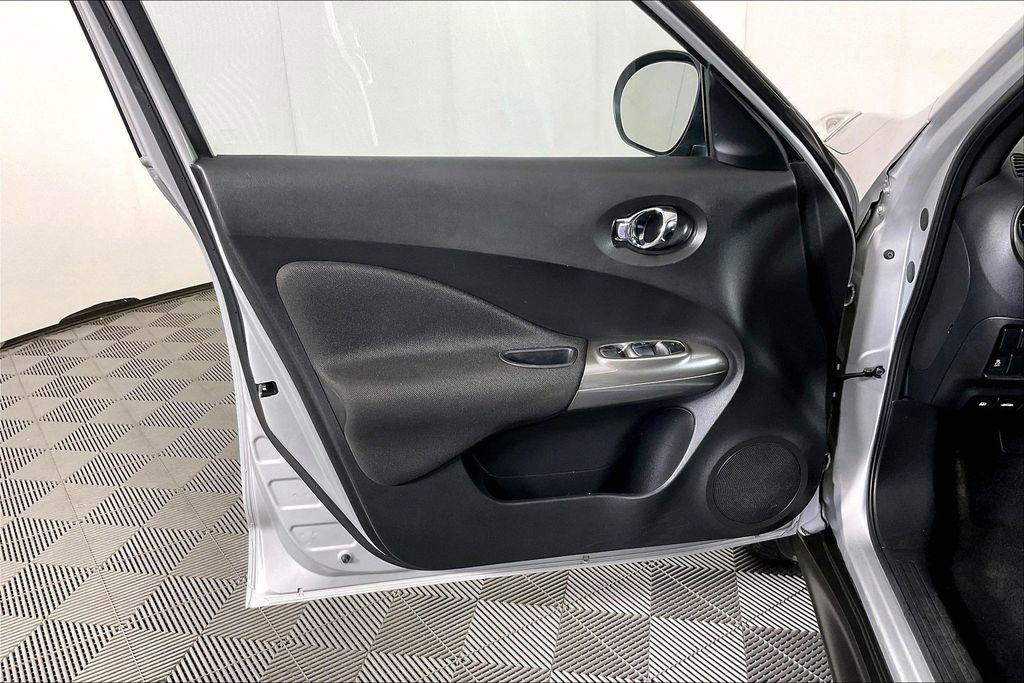 Used 2013 Nissan Juke SV AWD/4WD image 25