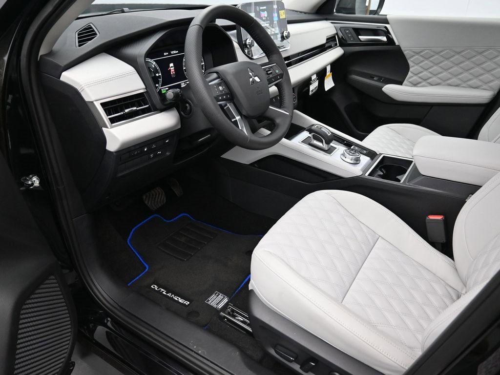 New 2025 Mitsubishi Outlander SEL image 31