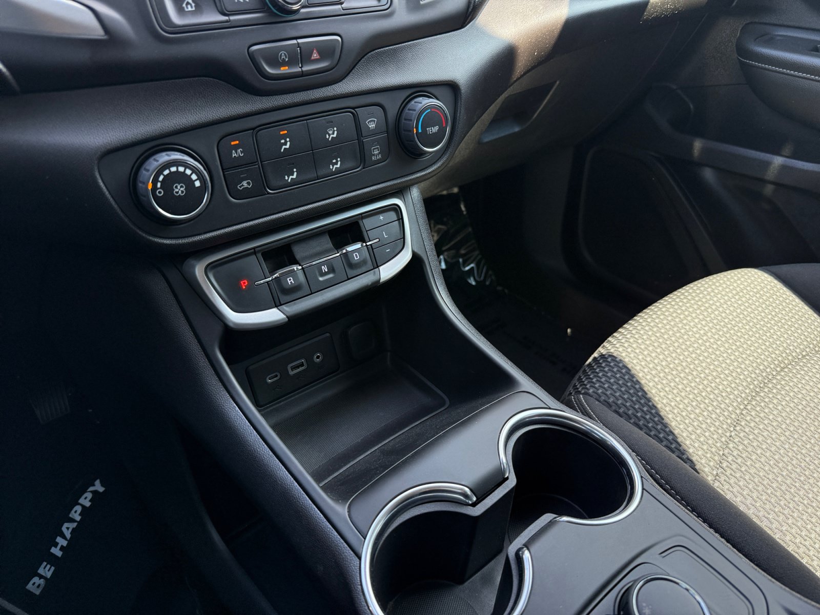 Used 2024 GMC Terrain SLE FWD image 13