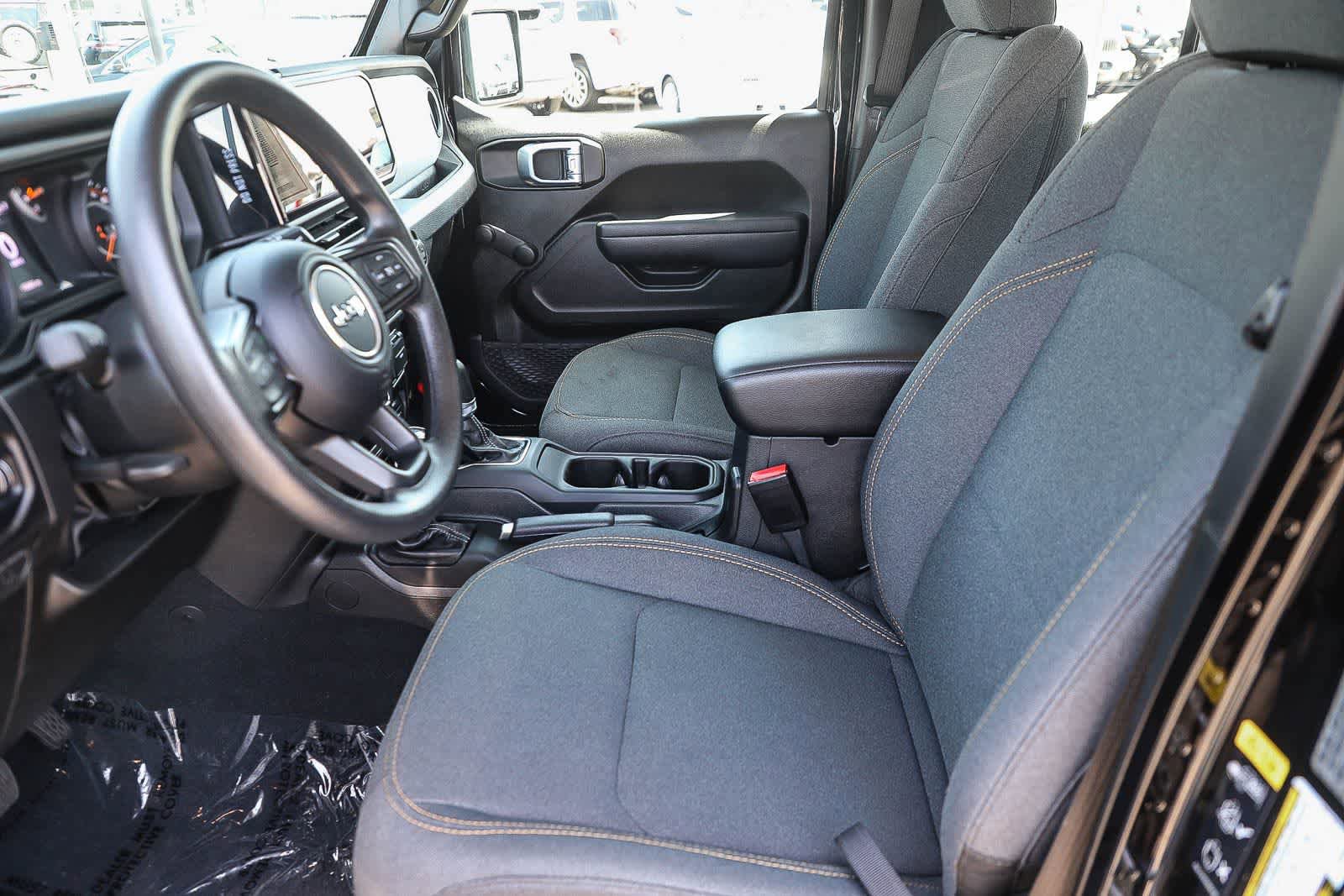 Used 2024 Jeep Wrangler Unlimited Sport AWD/4WD image 17