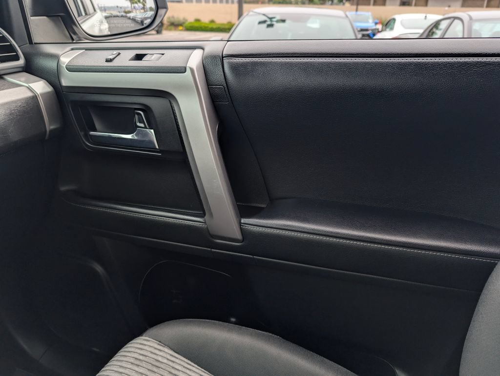 Used 2022 Toyota 4Runner SR5 AWD/4WD image 24