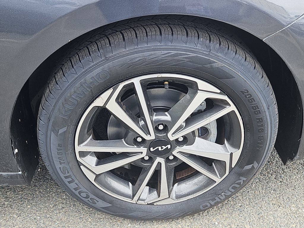 Certified 2023 Kia Forte LXS FWD image 10