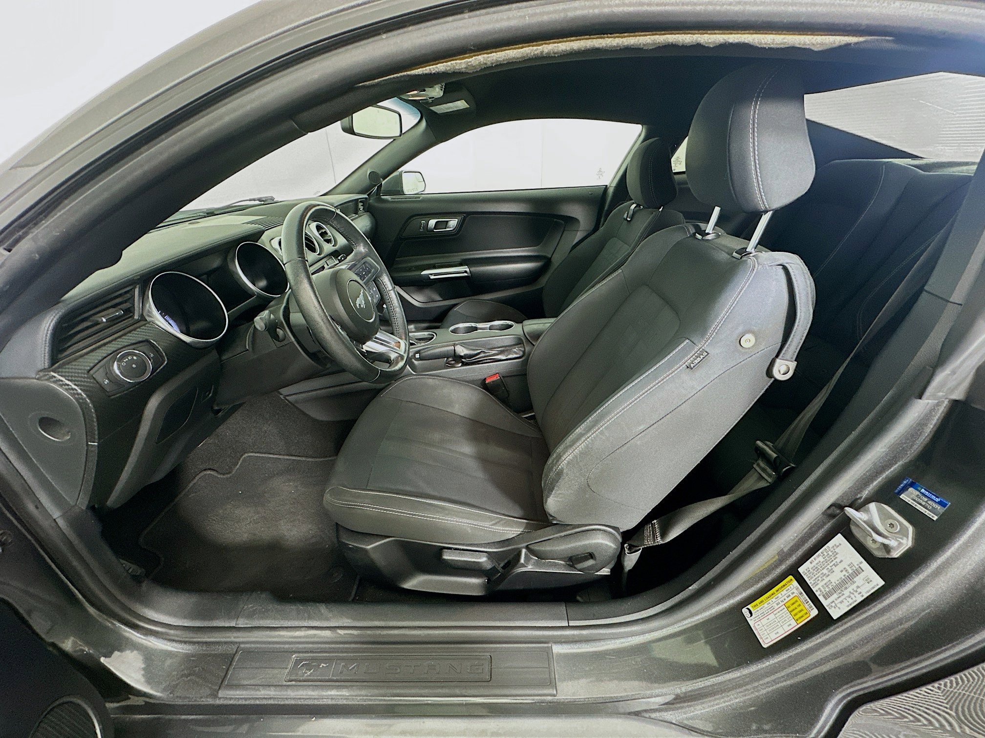 Used 2019 Ford Mustang Coupe RWD image 13