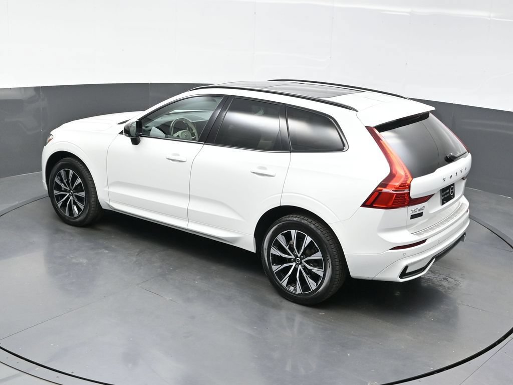 Used 2024 Volvo XC60 B5 Core w/ Protection Package Premier AWD/4WD image 35