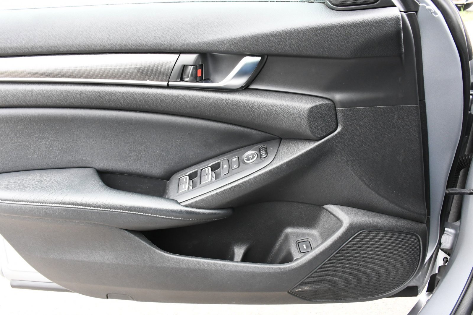 Used 2018 Honda Accord Sport image 20