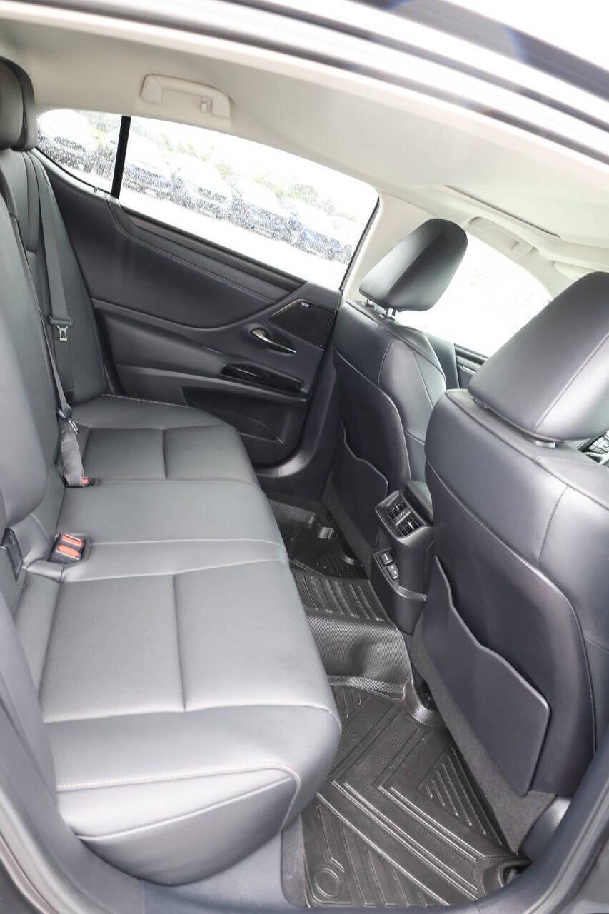 Used 2023 Lexus ES 250 w/ Premium Package AWD/4WD image 16