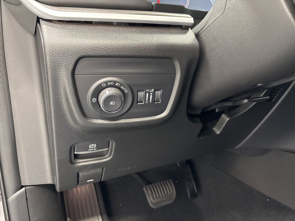 New 2025 Jeep Grand Cherokee Limited image 29