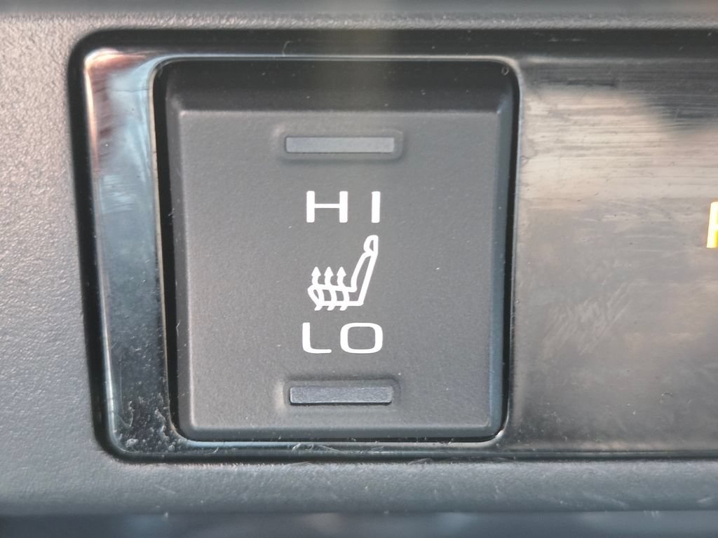 Used 2019 Toyota RAV4 XSE w/ Carpet Mat Package AWD/4WD image 13