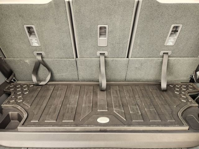 New 2026 Land Rover Defender 130 X-Dynamic SE image 22