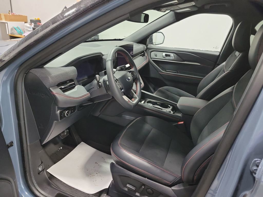 Used 2025 Ford Explorer ST image 35