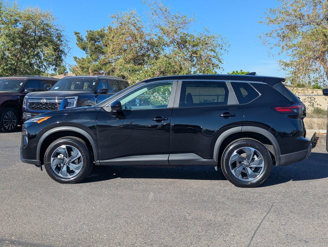 Certified 2025 Nissan Rogue SV image 3