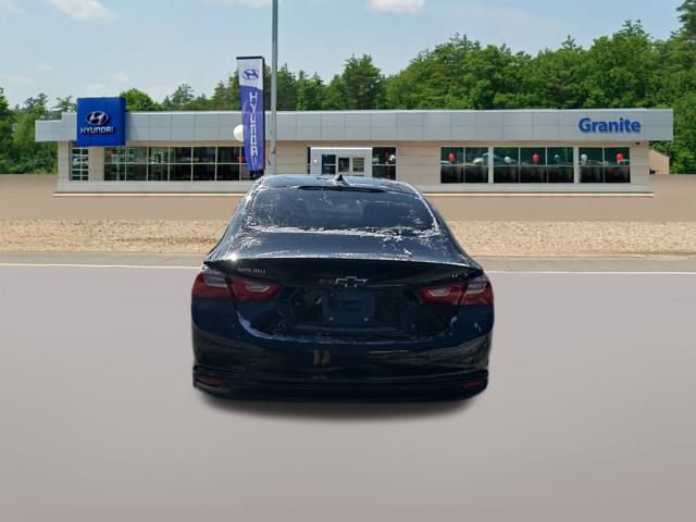 Used 2017 Chevrolet Malibu LT image 9