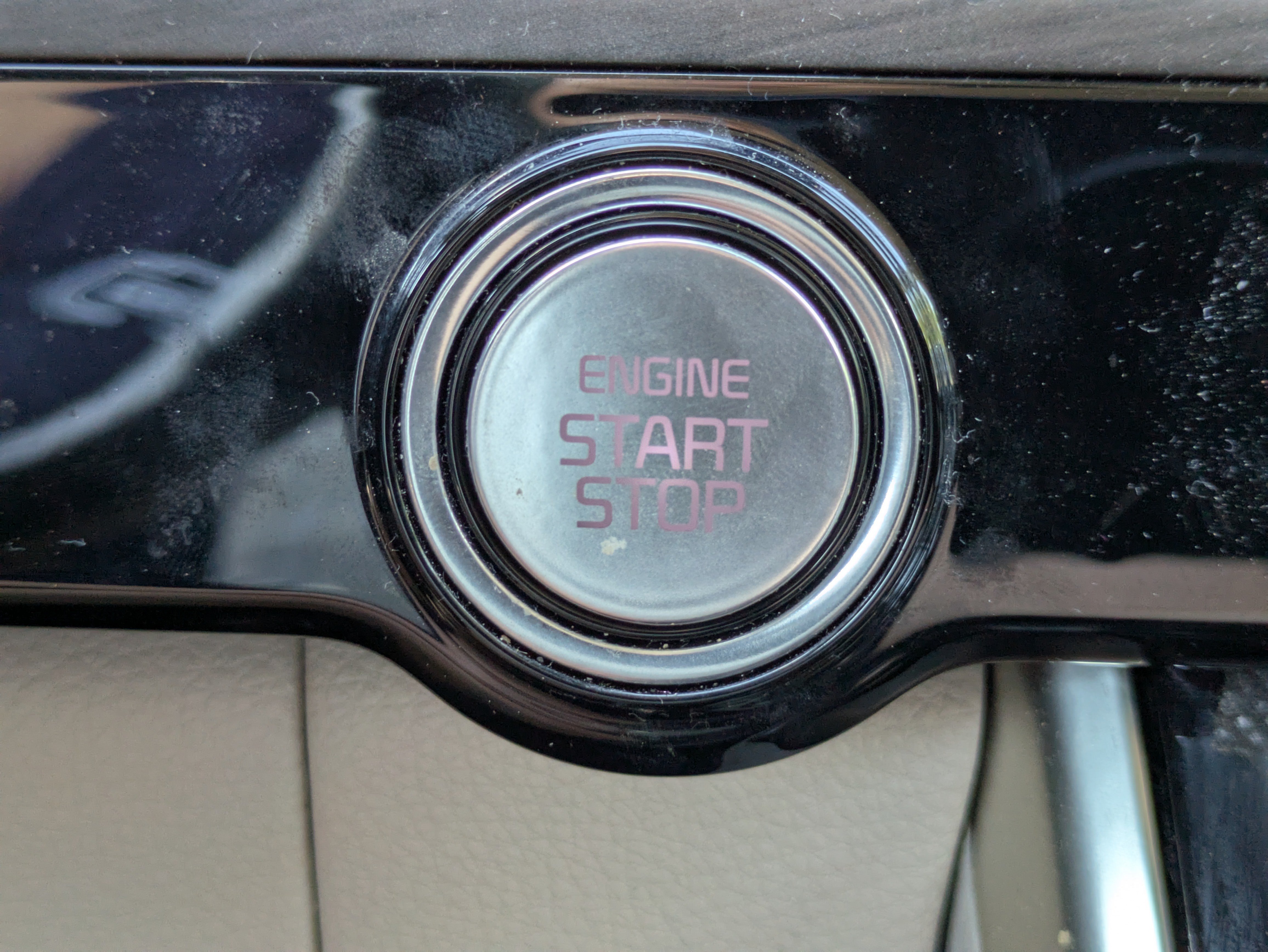 Used 2024 Kia Carnival EX FWD image 30