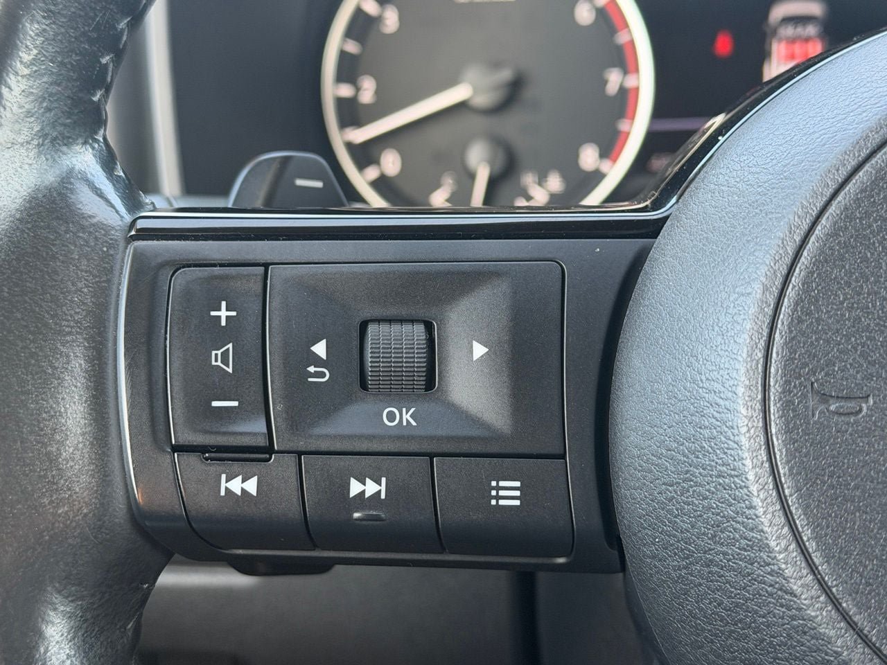 Certified 2023 Nissan Rogue SL w/ SL Premium Package FWD image 18