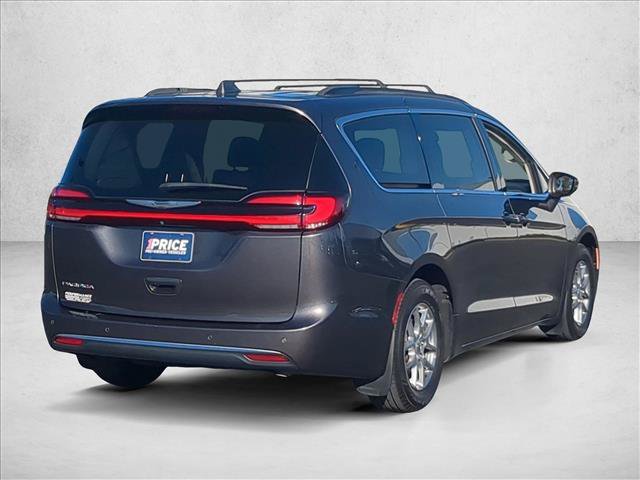 Used 2021 Chrysler Pacifica Touring FWD image 5