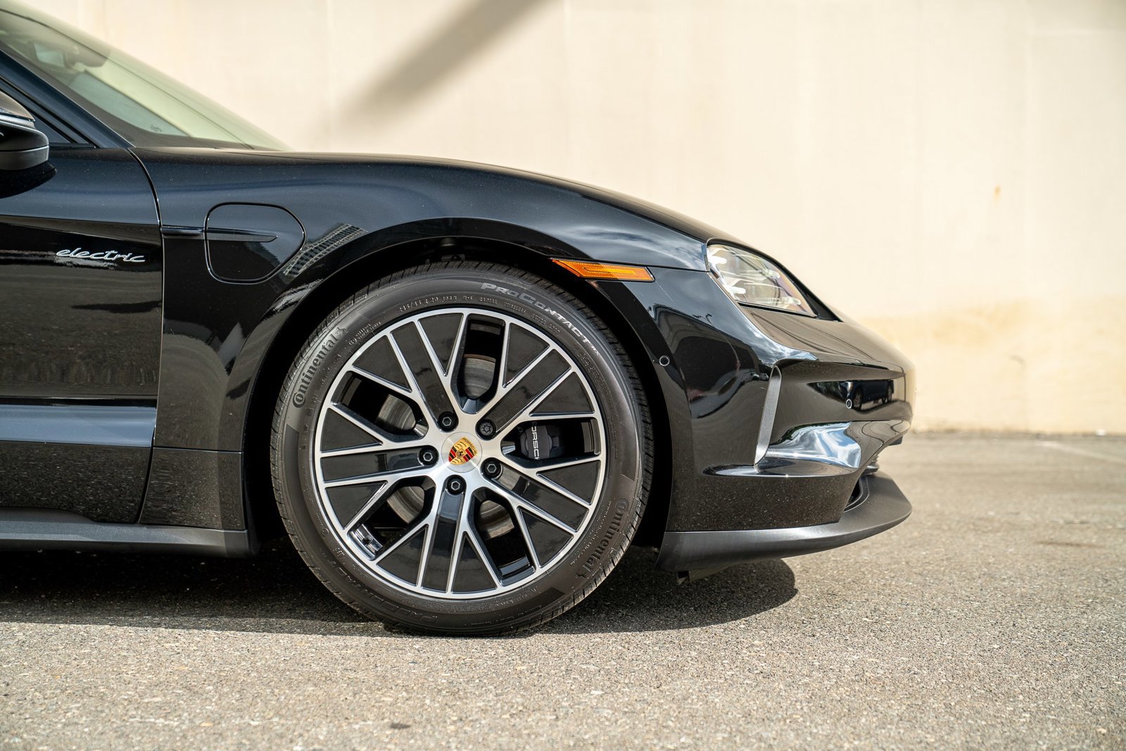 Certified 2025 Porsche Taycan image 9