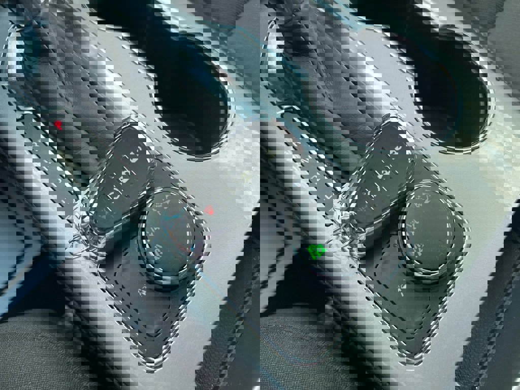 Used 2025 Chevrolet Blazer LT image 24