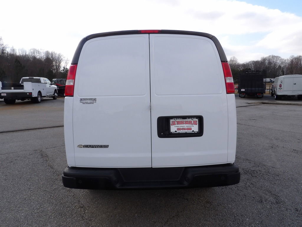 Used 2022 Chevrolet Express 2500 Extended w/ Driver Convenience Package image 6