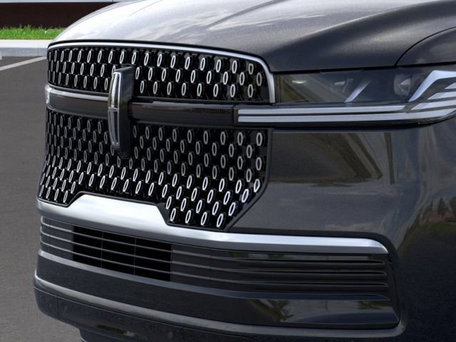 New 2025 Lincoln Navigator Reserve AWD/4WD image 17