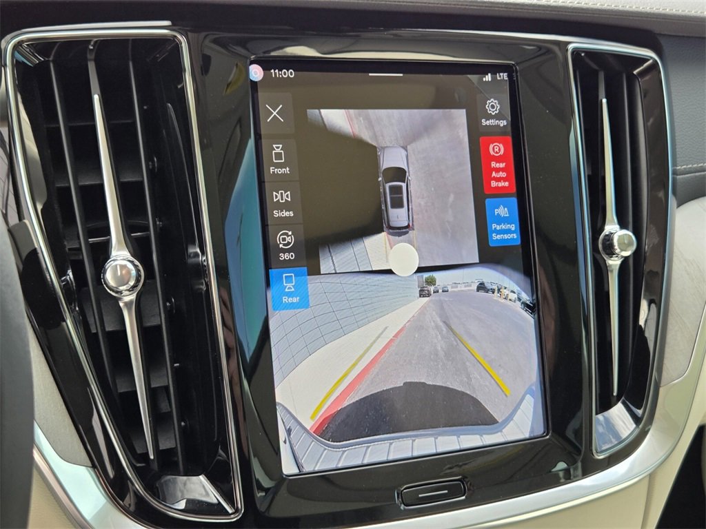 New 2026 Volvo V60 B5 Cross Country Ultra w/ Climate Package image 25