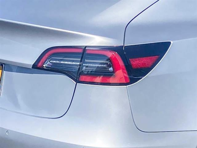 Used 2018 Tesla Model 3 Long Range image 11