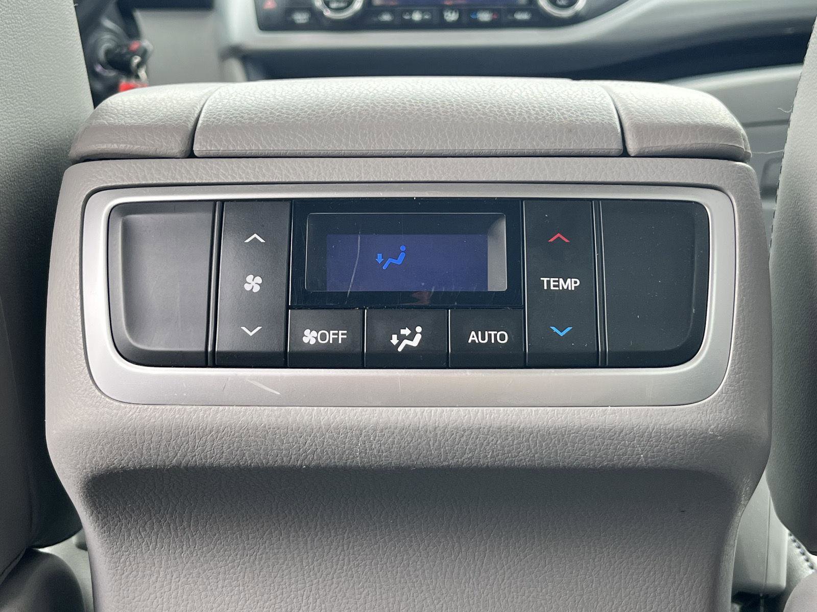 Used 2016 Toyota Highlander Plus image 16